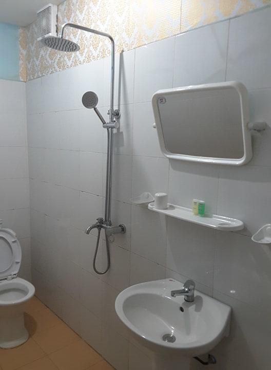 Army Barracks Guesthouse Vang Vieng Bagian luar foto