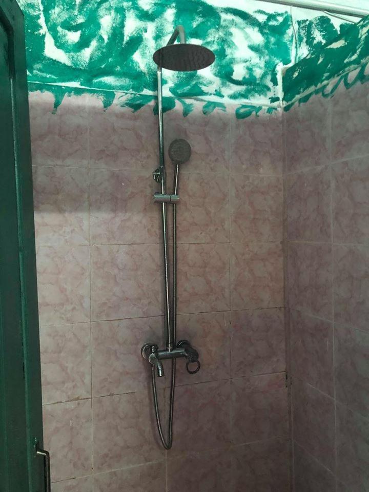 Army Barracks Guesthouse Vang Vieng Bagian luar foto