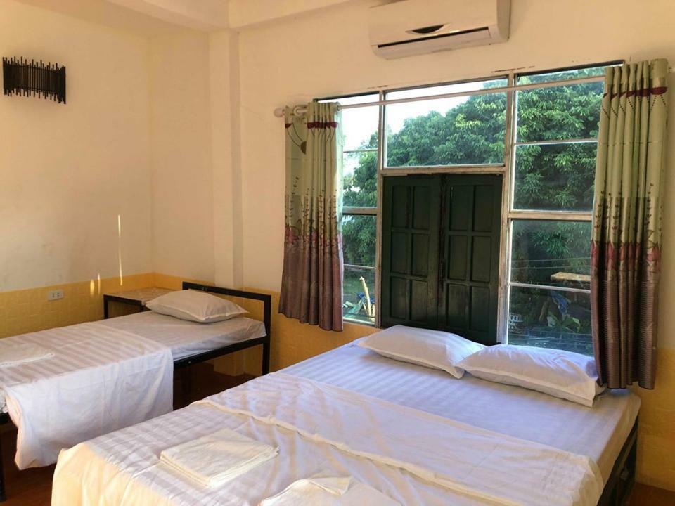 Army Barracks Guesthouse Vang Vieng Bagian luar foto