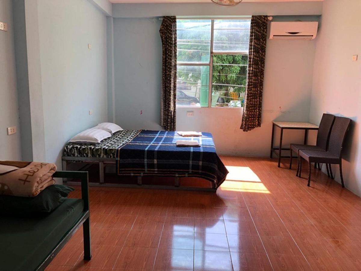 Army Barracks Guesthouse Vang Vieng Bagian luar foto